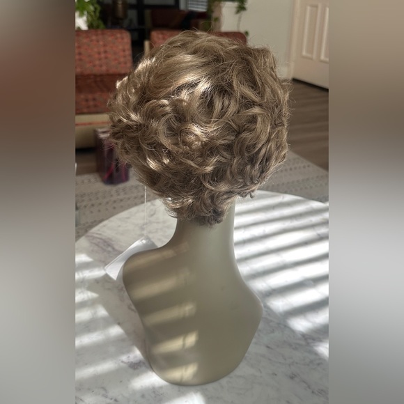 Rare Vintage Rene Of Paris Wig #448 BETH Color: 18 - Picture 4 of 12